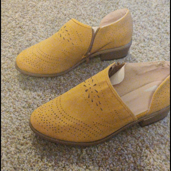 Suede slip on shoes - Picture 3 of 3